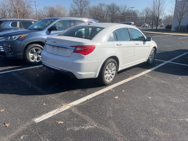 Used 2014 Chrysler 200 LX image 5