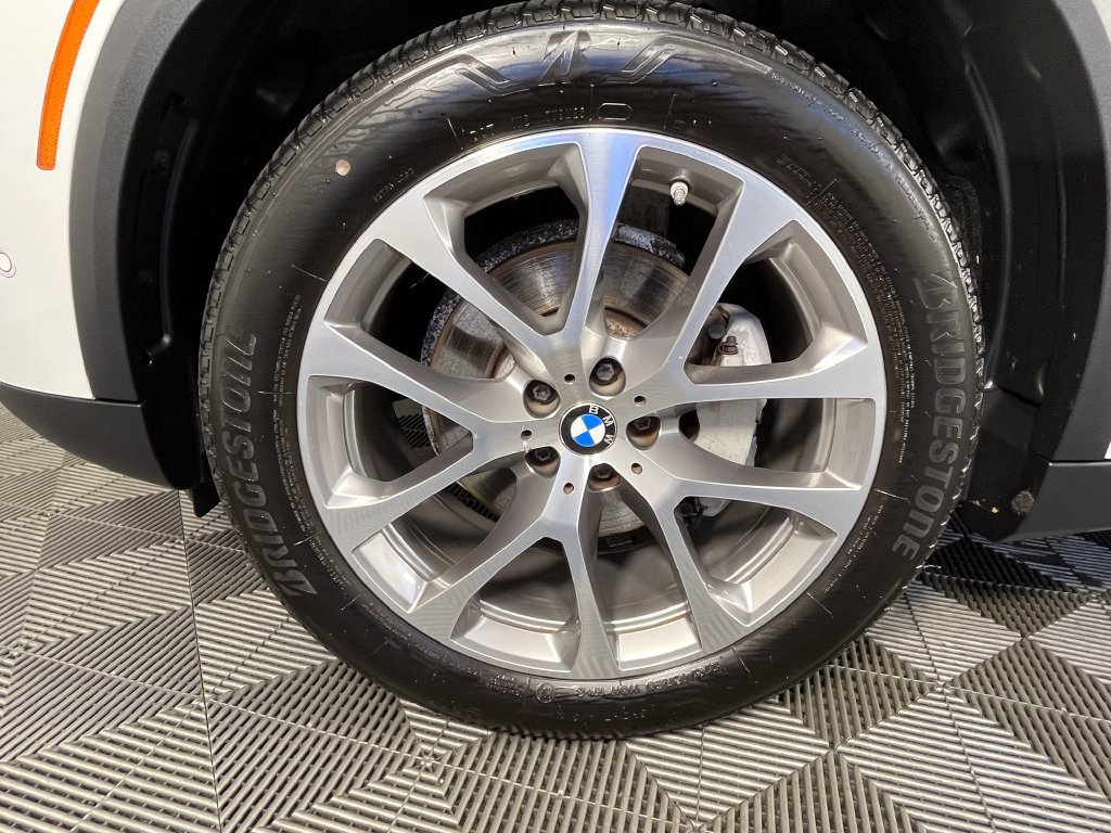 Used 2021 BMW X5 xDrive40i w/ Premium Package AWD/4WD image 13