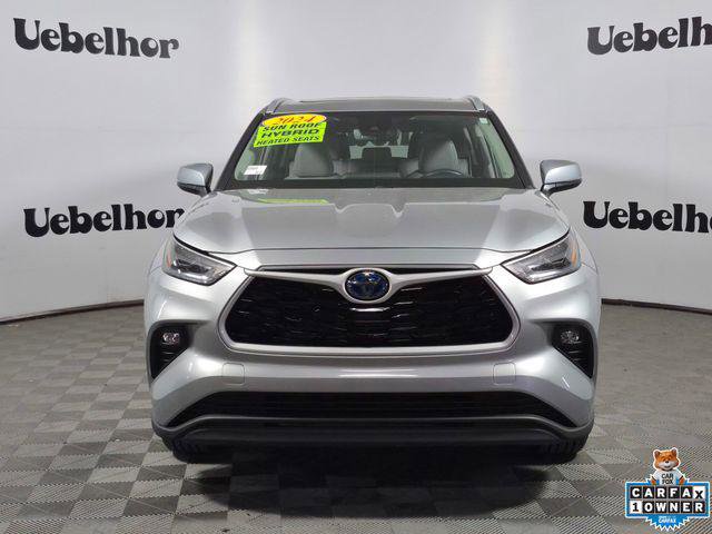 Certified 2024 Toyota Highlander XLE AWD/4WD image 2