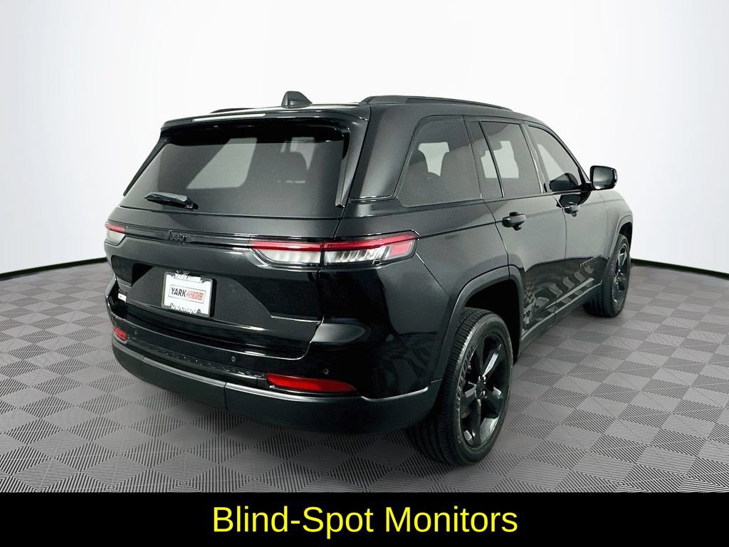 Used 2023 Jeep Grand Cherokee Altitude AWD/4WD image 10