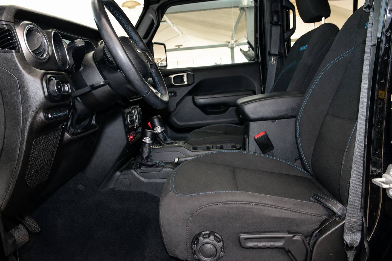 Used 2023 Jeep Wrangler Unlimited Rubicon 4xe w/ Cold Weather Group AWD/4WD image 11