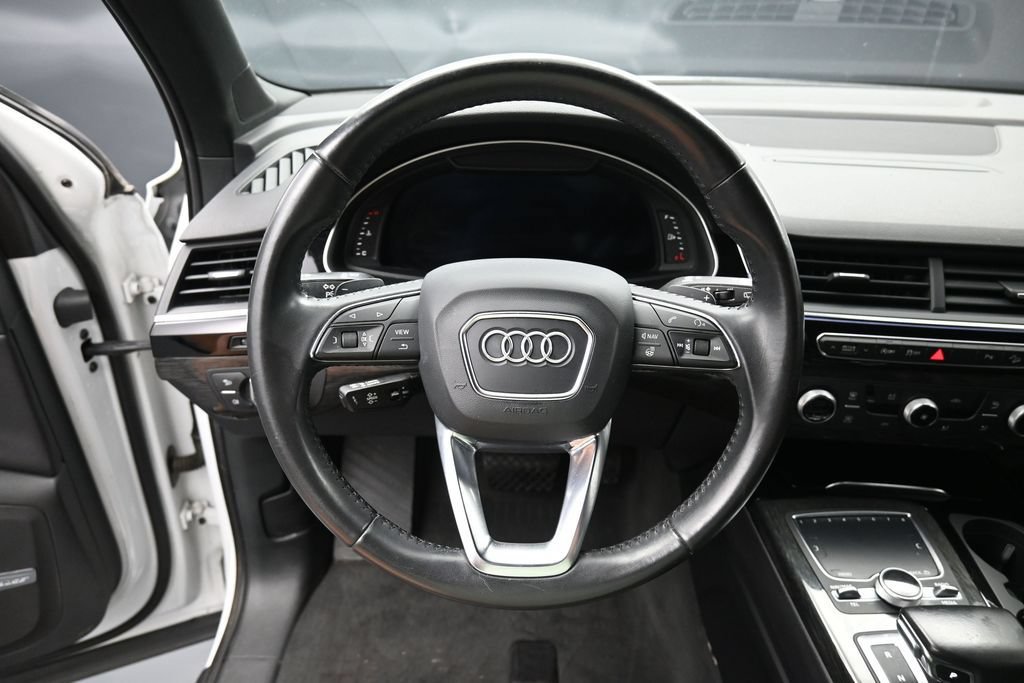 Used 2018 Audi Q7 3.0T Premium Plus AWD/4WD image 16