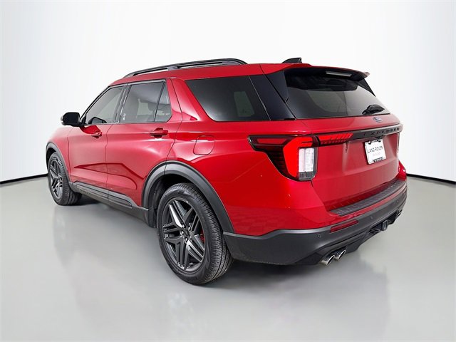 Used 2025 Ford Explorer ST image 7
