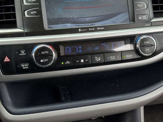 Used 2017 Toyota Highlander XLE image 19