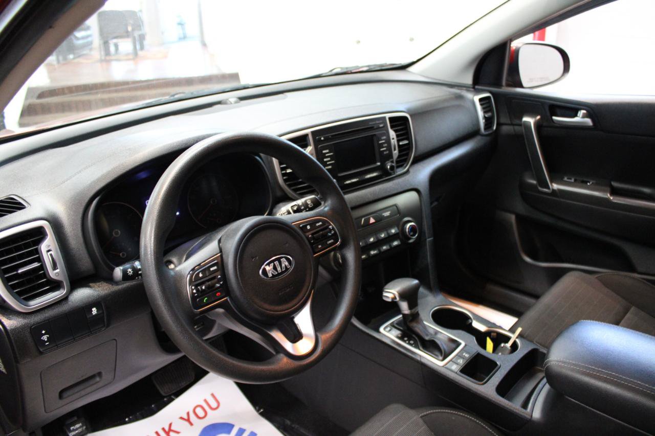 Used 2018 Kia Sportage LX AWD/4WD image 9