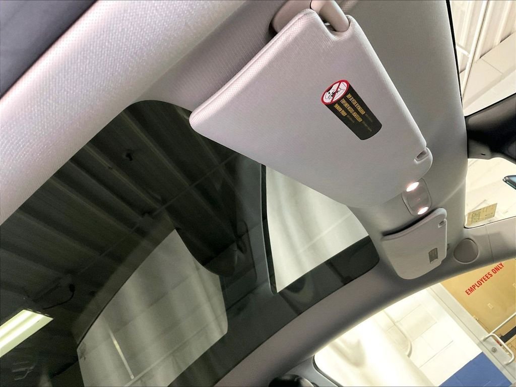 Used 2021 Tesla Model Y Long Range AWD/4WD image 22