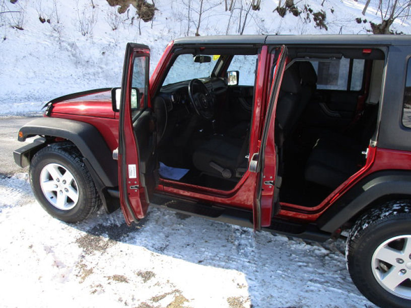 Used 2012 Jeep Wrangler Unlimited Sport image 11