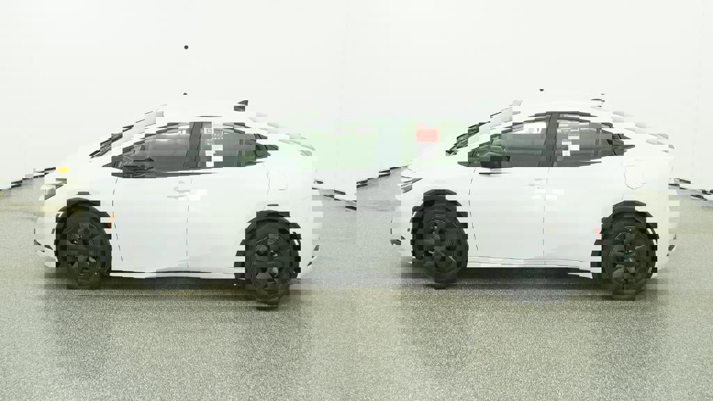 New 2026 Toyota Prius LE image 3