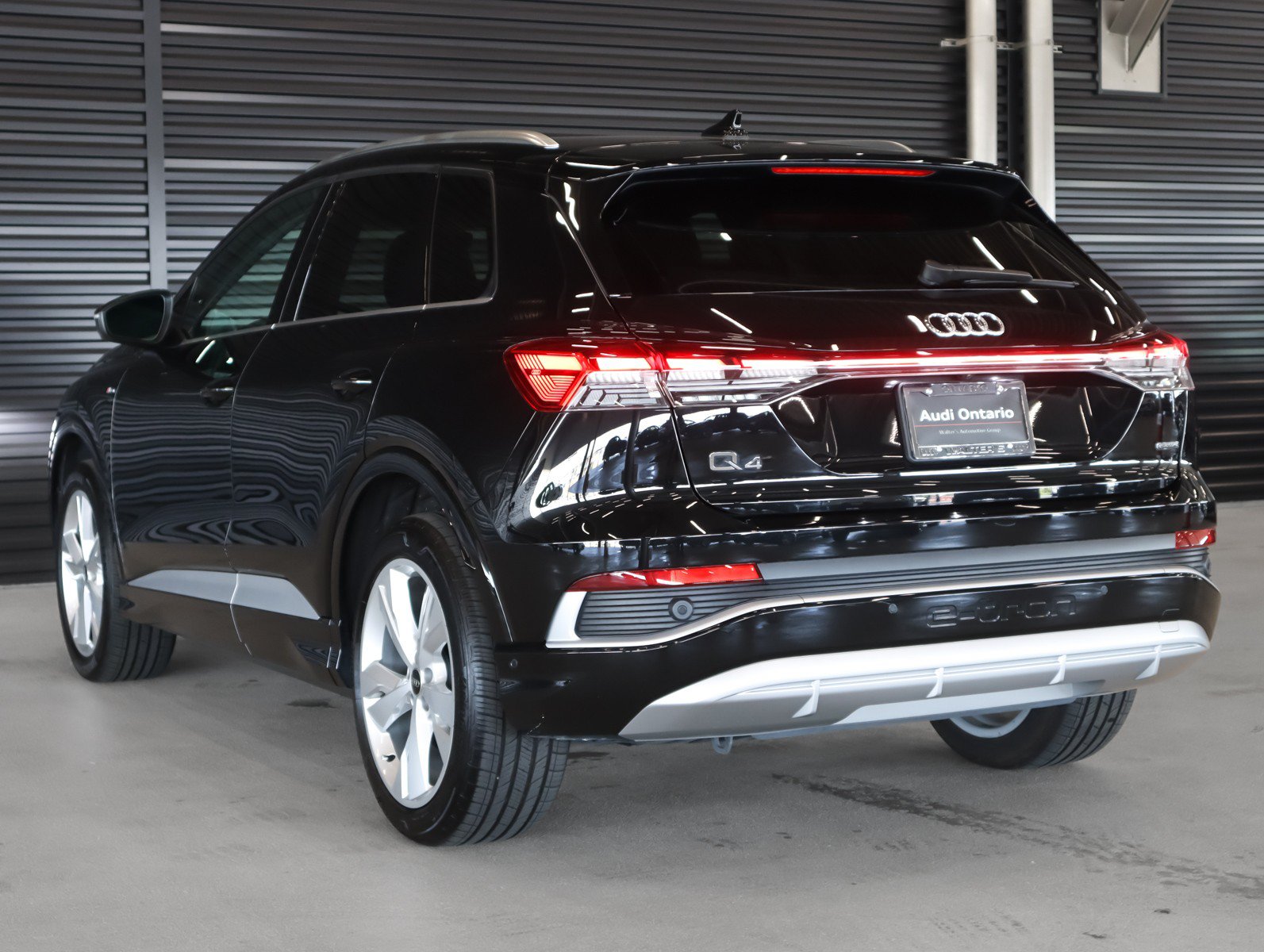 Used 2023 Audi Q4 e-tron Premium Plus w/ Premium Plus AWD/4WD image 2