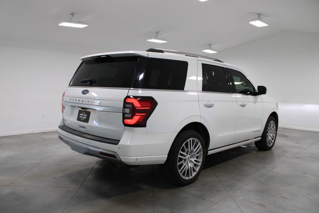 Used 2024 Ford Expedition Platinum image 9