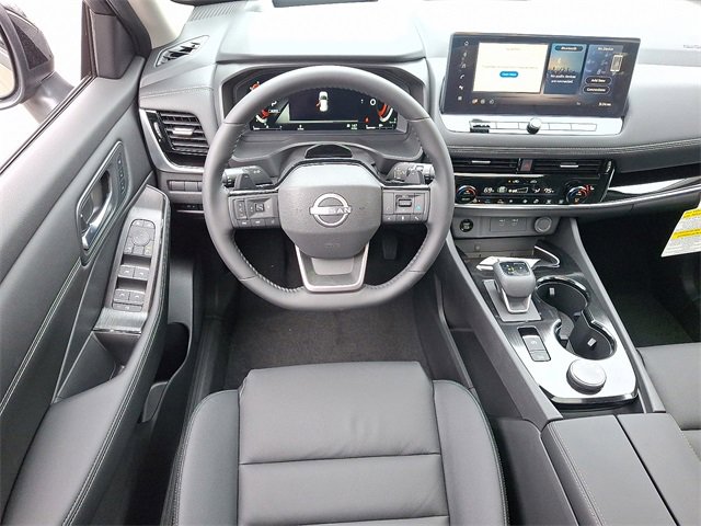 New 2025 Nissan Rogue SL w/ Tech Package image 2