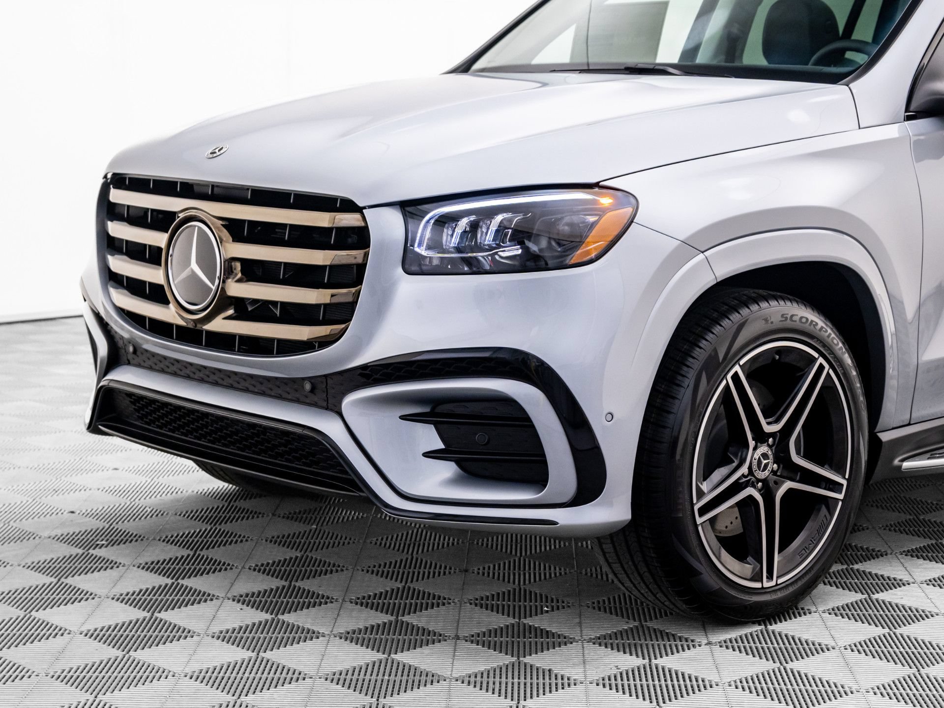 New 2026 Mercedes-Benz GLS 450 4MATIC image 41