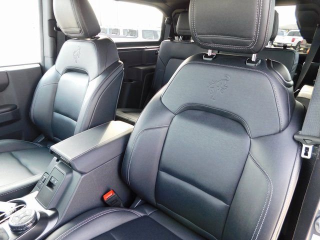 Used 2025 Ford Bronco Badlands image 14