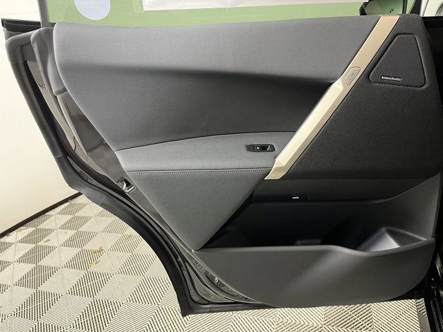 New 2026 BMW iX xDrive60 w/ Premium Package image 15