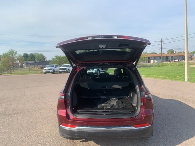 Used 2025 Jeep Grand Cherokee Limited w/ Luxury Tech Group II image 27