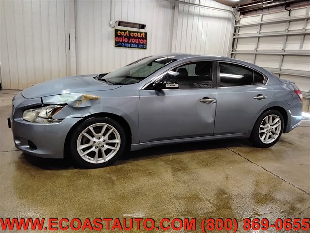 Used 2011 Nissan Maxima 3.5 SV w/ Monitor Pkg image 2