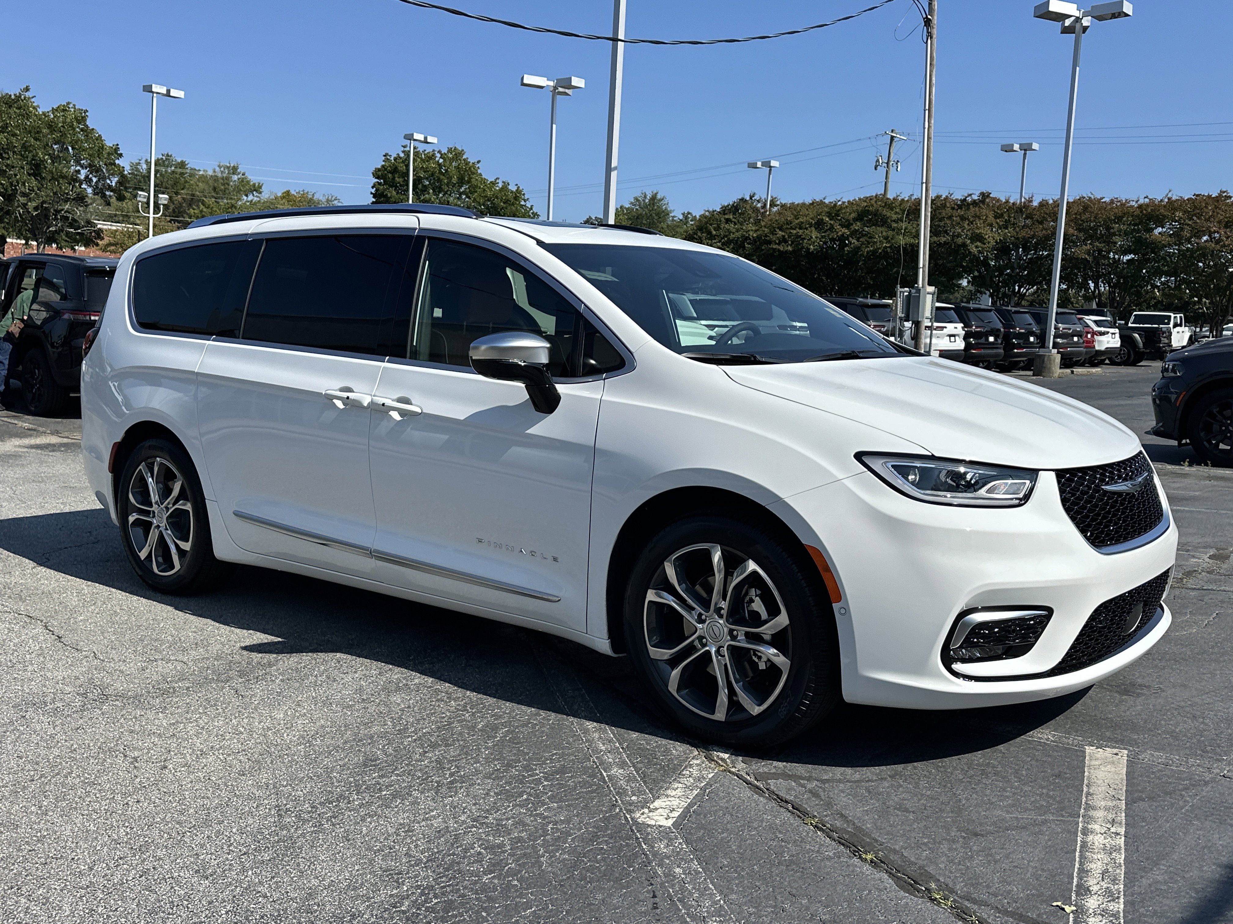 New 2026 Chrysler Pacifica Pinnacle image 2