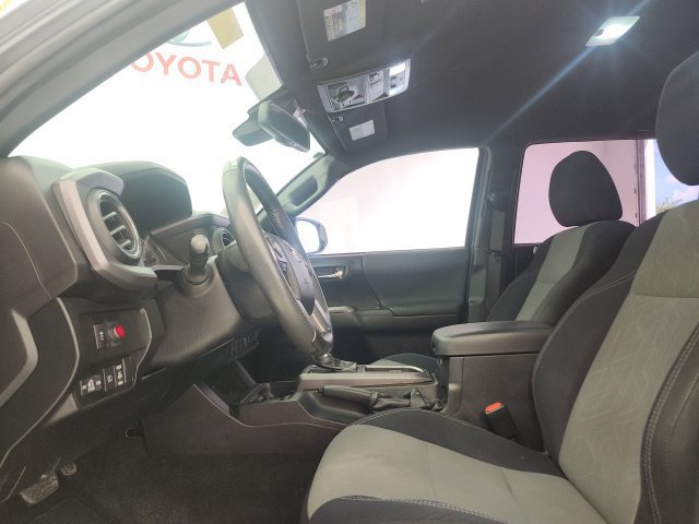 Certified 2021 Toyota Tacoma TRD Off-Road AWD/4WD image 15