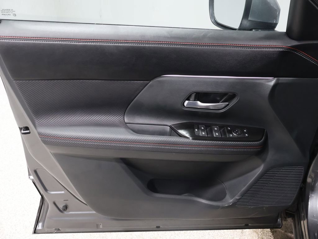 Used 2025 Nissan Kicks SR image 13