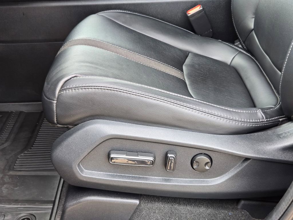 Used 2023 Honda Pilot Touring image 14