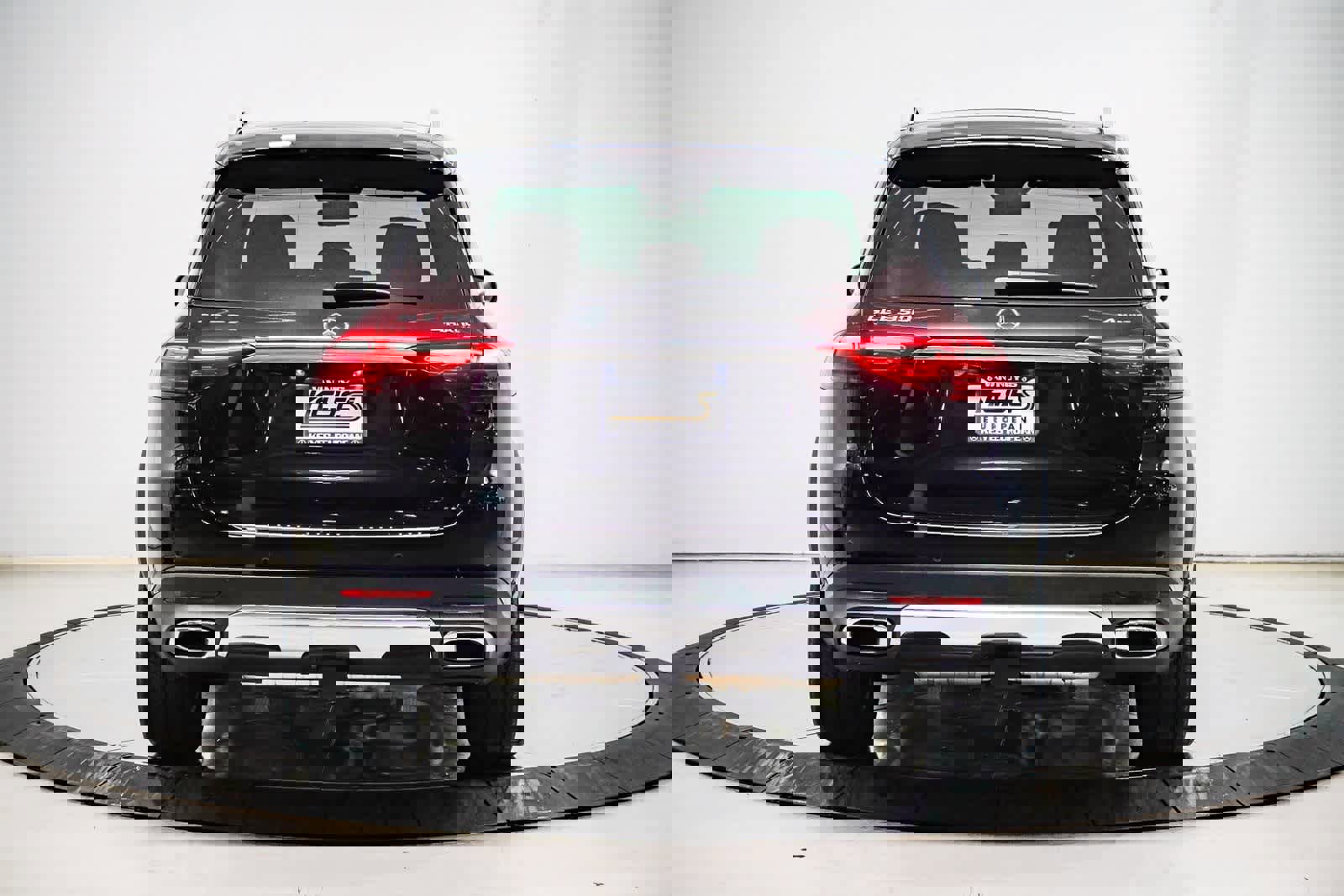 Used 2026 Mercedes-Benz GLE 350 4MATIC image 3