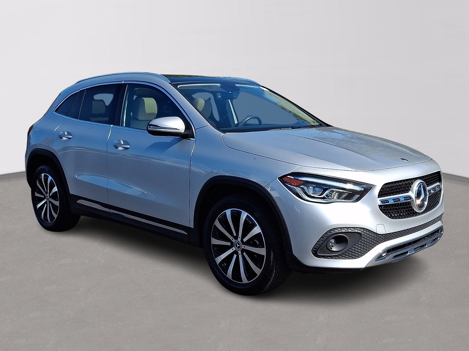 Used 2023 Mercedes-Benz GLA 250 4MATIC image 3