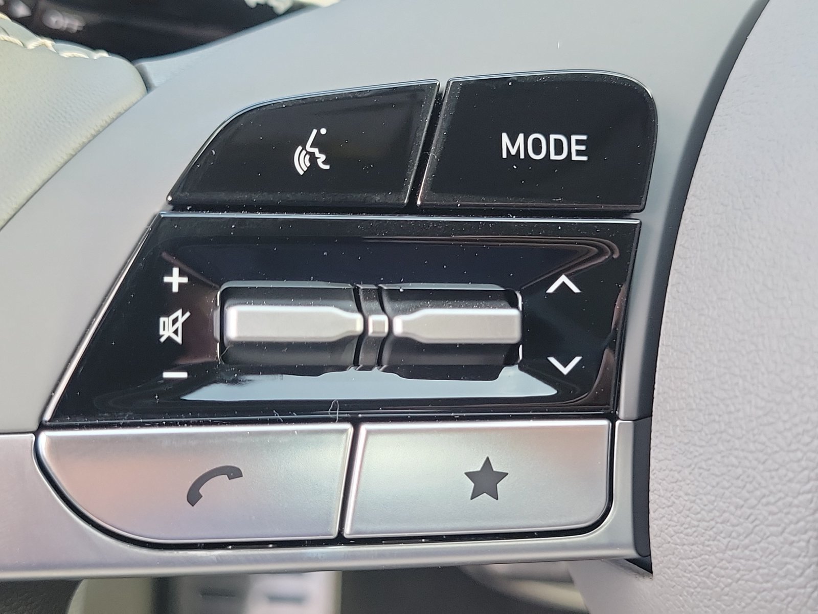 New 2026 Hyundai Elantra Sport FWD image 8