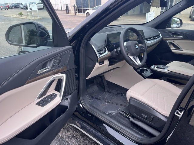 New 2025 BMW X1 xDrive28i w/ Technology Package AWD/4WD image 10