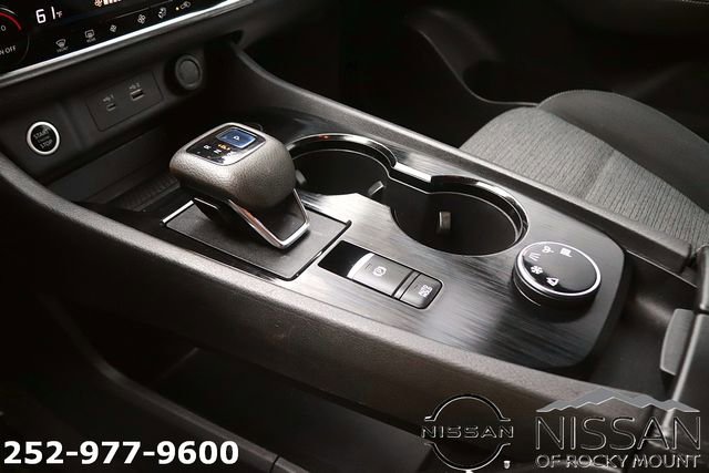 Used 2022 Nissan Rogue SV AWD/4WD image 19