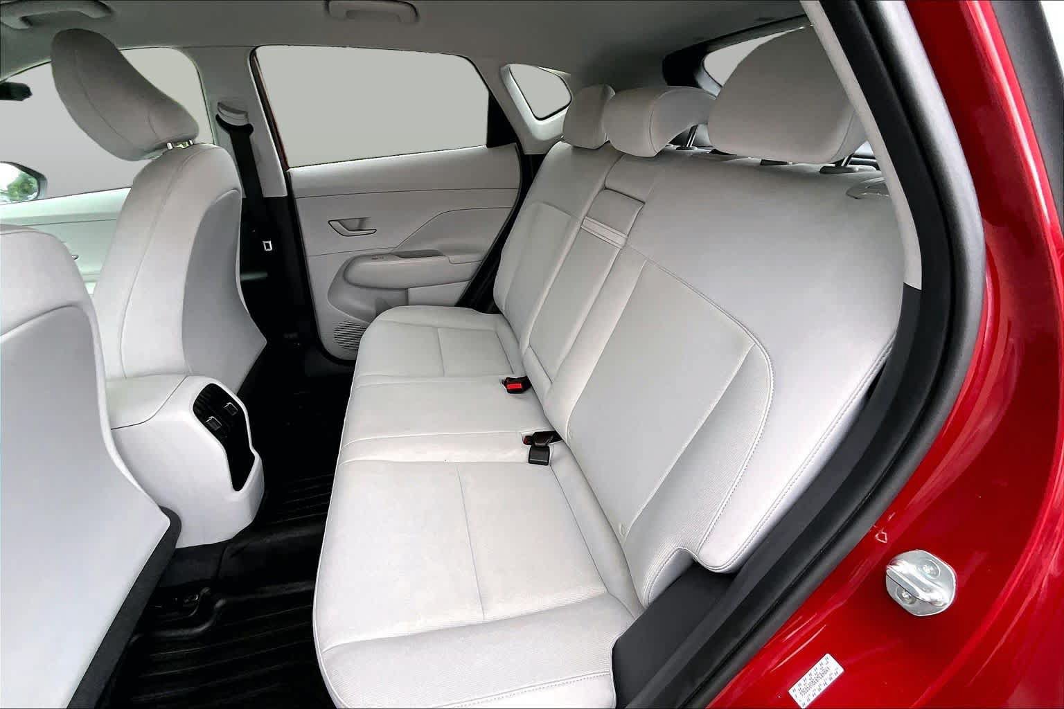 Used 2024 Hyundai Kona SEL FWD image 19