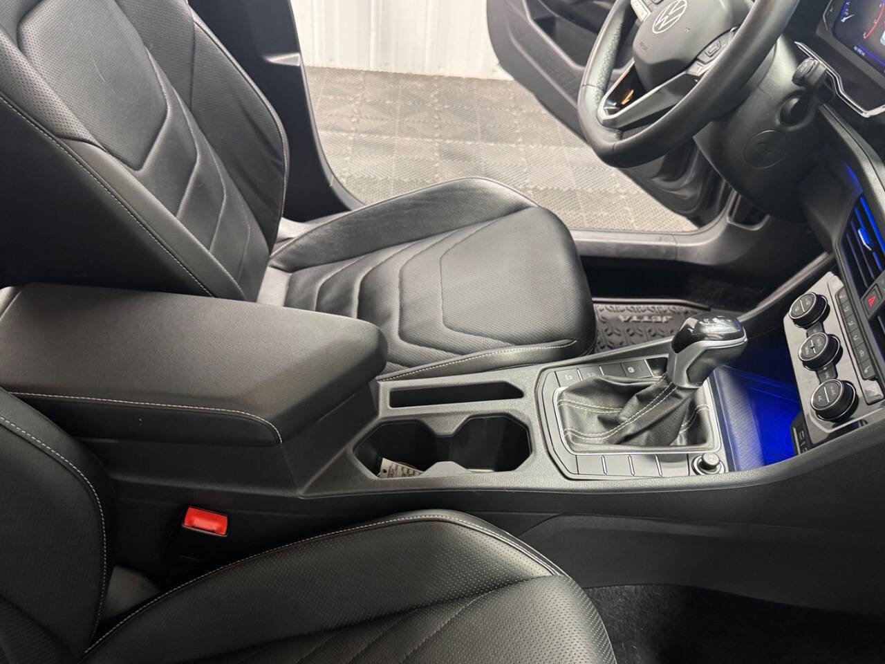 Used 2022 Volkswagen Jetta SEL FWD image 22