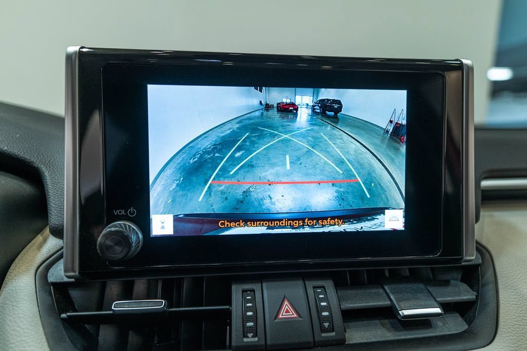 Used 2023 Toyota RAV4 XLE Premium AWD/4WD image 31