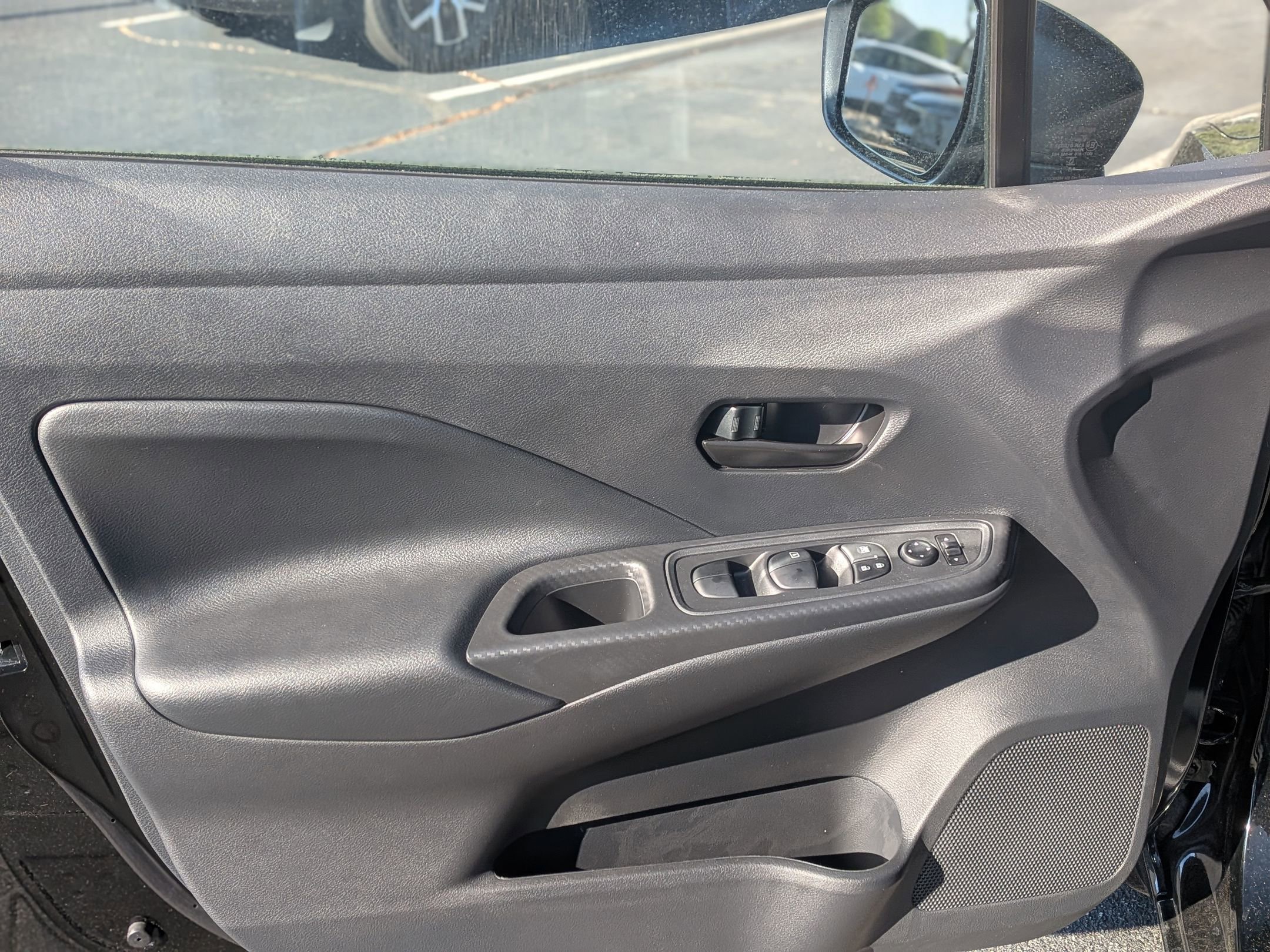 Used 2025 Nissan Versa S w/ Trunk Package FWD image 14