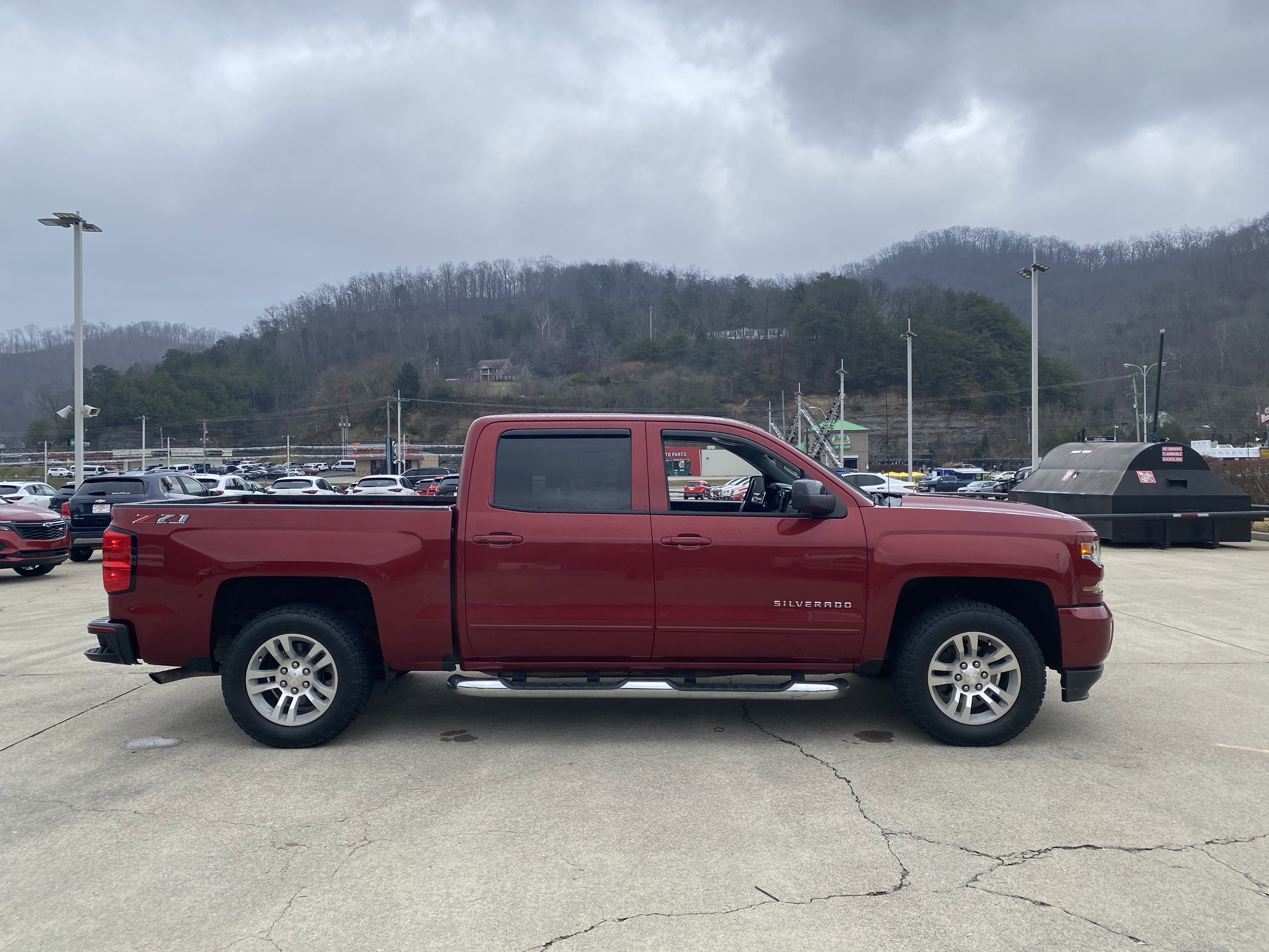 Used 2018 Chevrolet Silverado 1500 LT w/ All Star Edition image 30