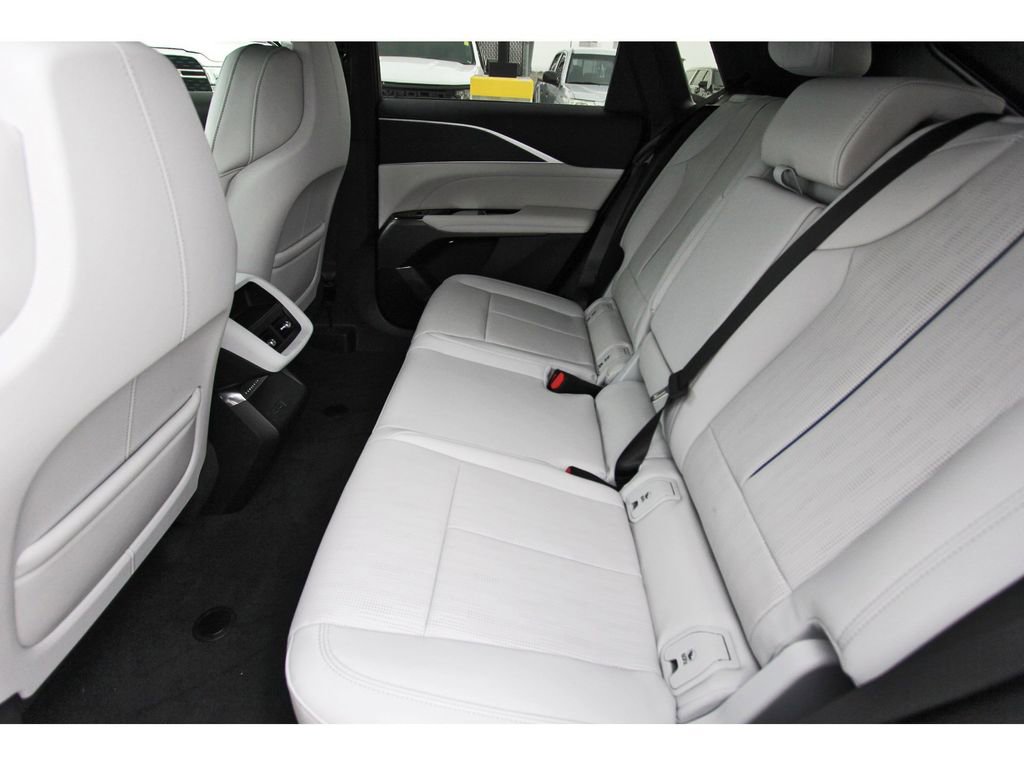 New 2026 Cadillac Lyriq Sport image 7