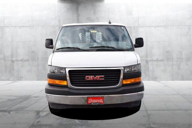 Used 2024 GMC Savana 2500 w/ Driver Convenience Package image 4