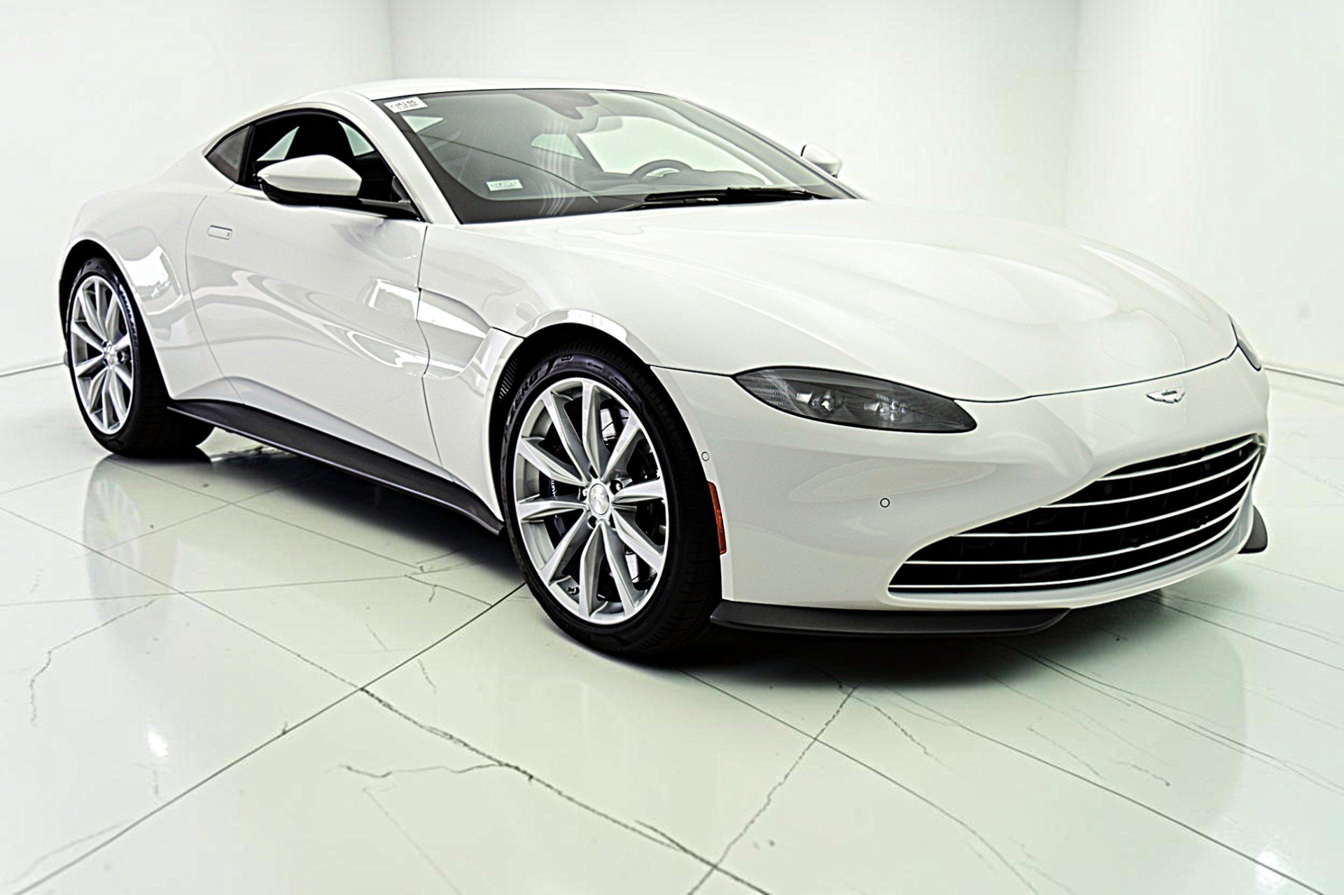 Used 2023 Aston Martin V8 Vantage Roadster RWD image 13