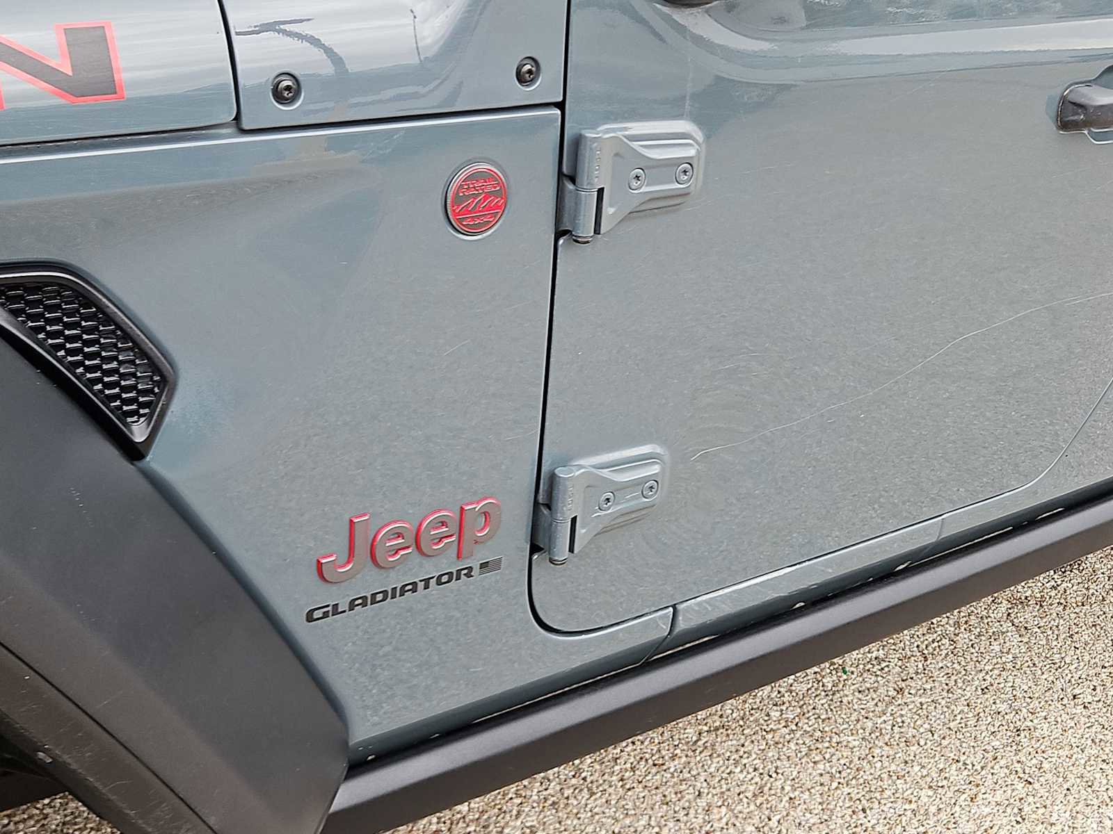 Used 2025 Jeep Gladiator Rubicon w/ Convenience Group AWD/4WD image 12