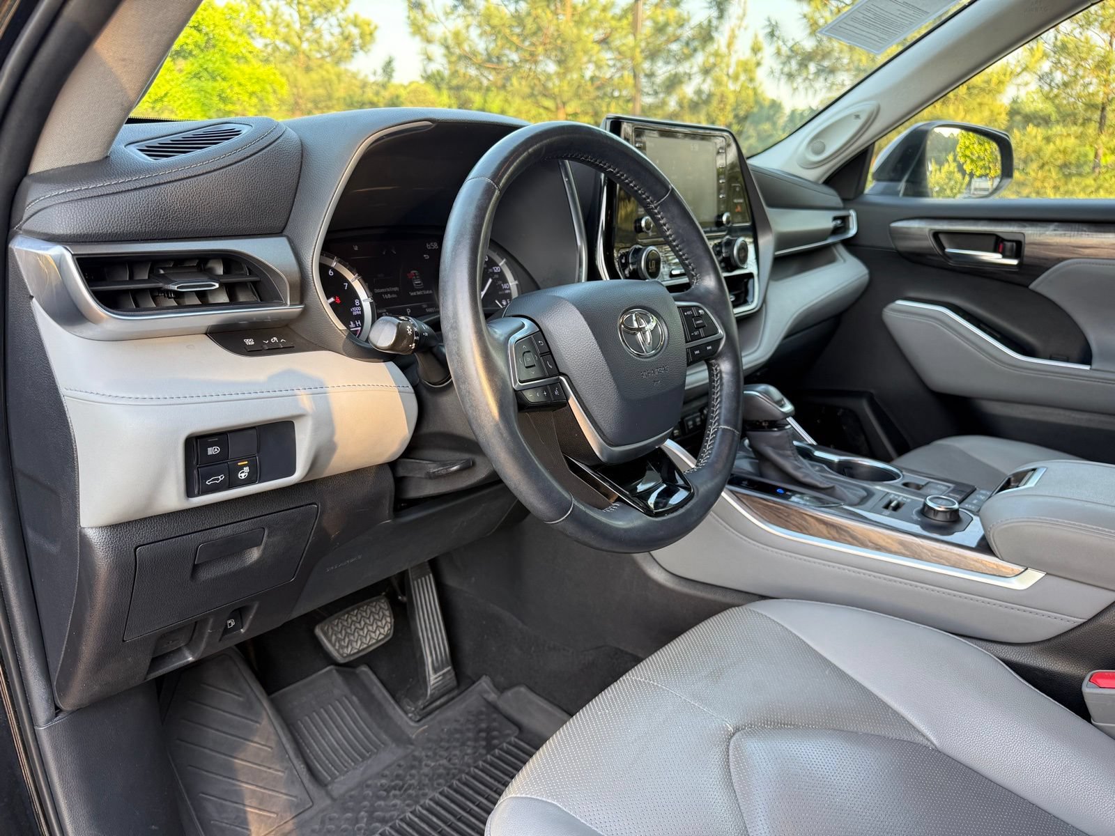Used 2020 Toyota Highlander Limited AWD/4WD image 22
