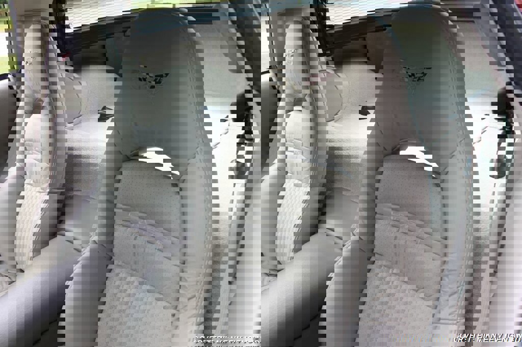 Used 2003 Chevrolet Corvette 50th Anniversary Edition w/ Preferred Equipment Group image 39