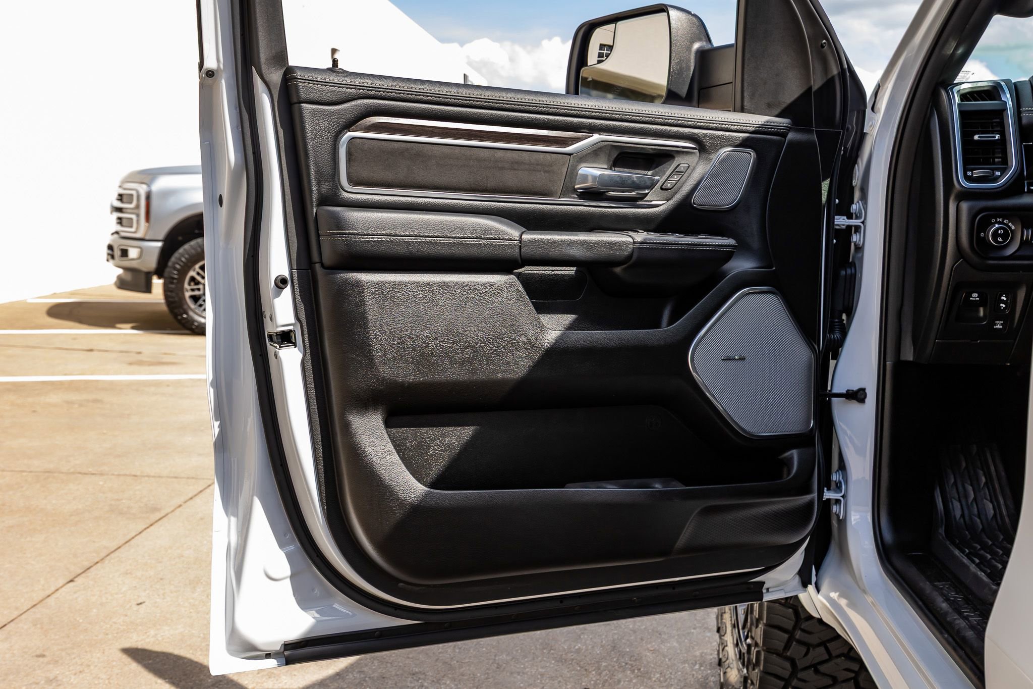 Used 2026 RAM 1500 Laramie w/ Night Edition AWD/4WD image 37