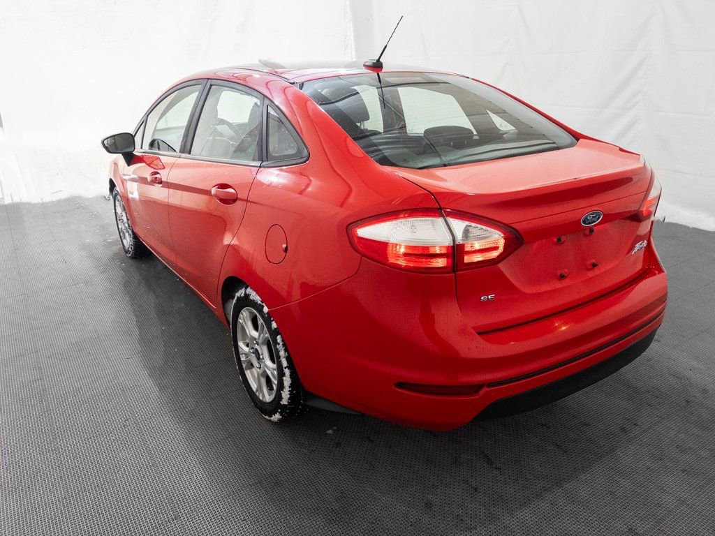 Used 2015 Ford Fiesta SE image 4