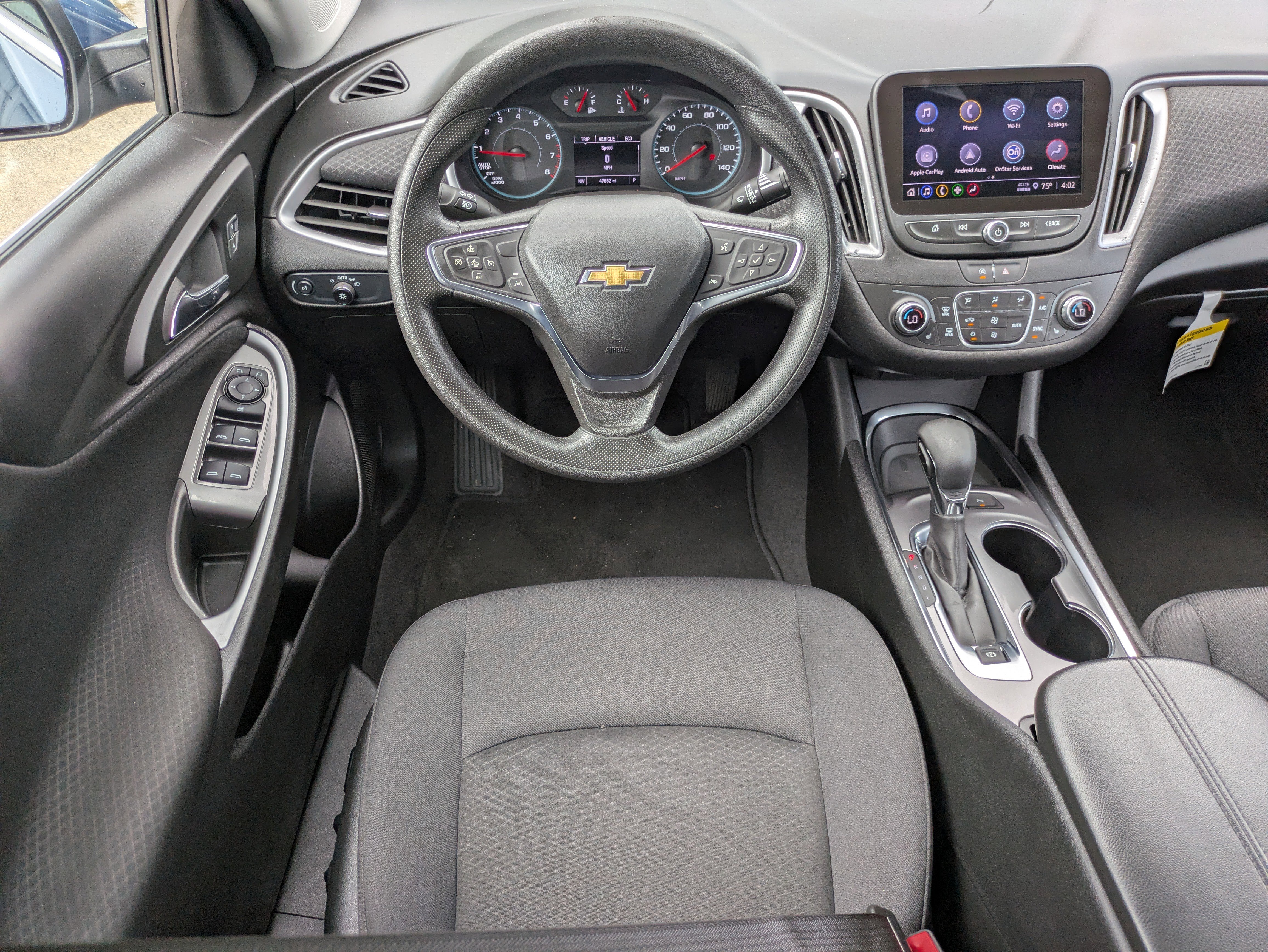 Used 2025 Chevrolet Malibu LT FWD image 4