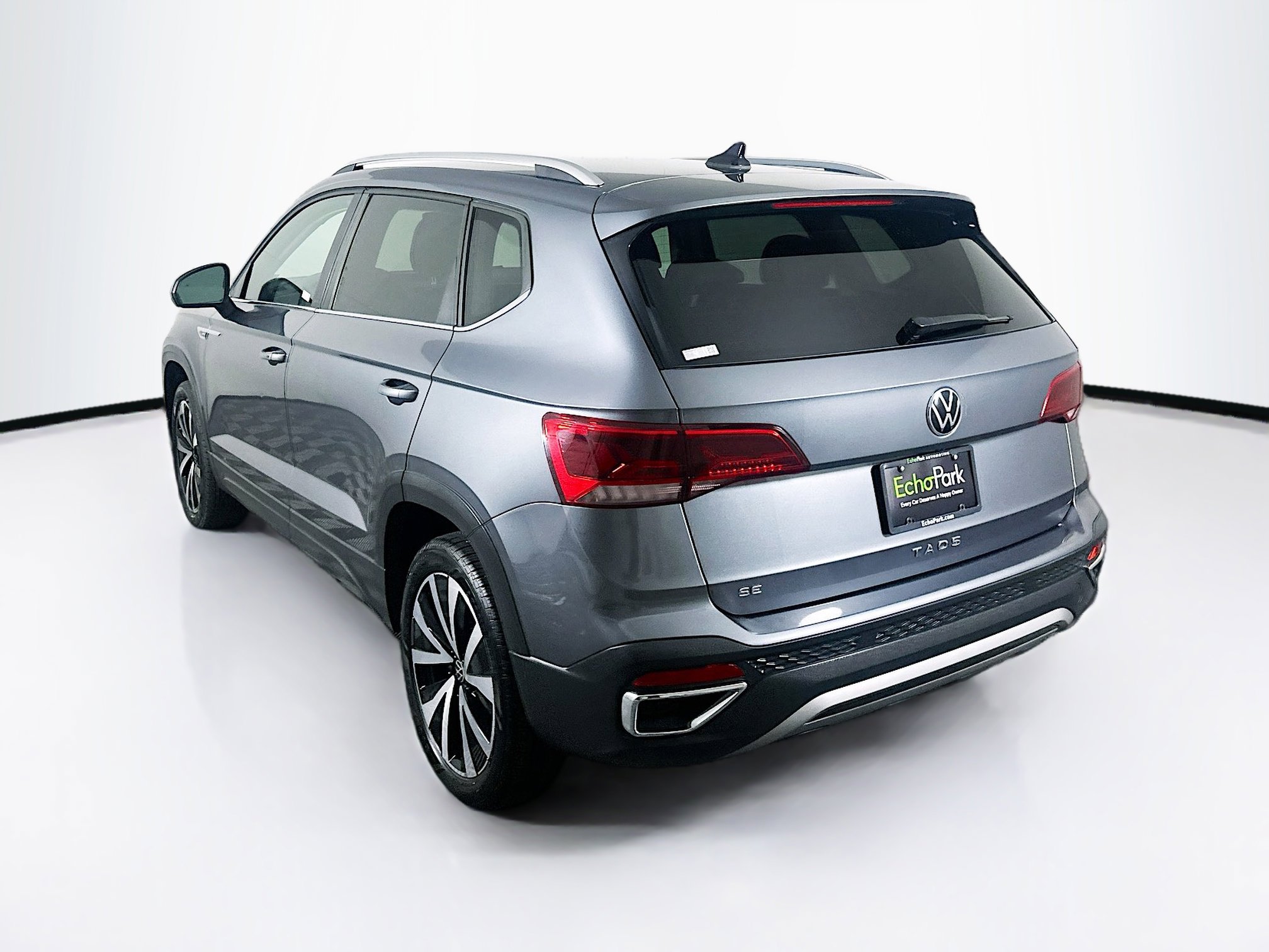 Used 2024 Volkswagen Taos SE image 5