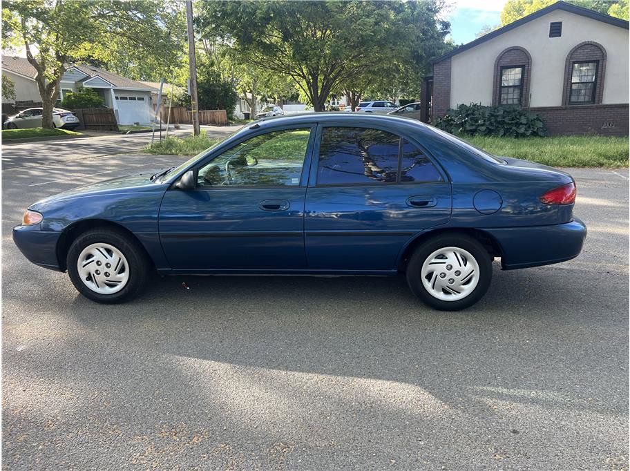 Used 1998 Ford Escort LX image 8