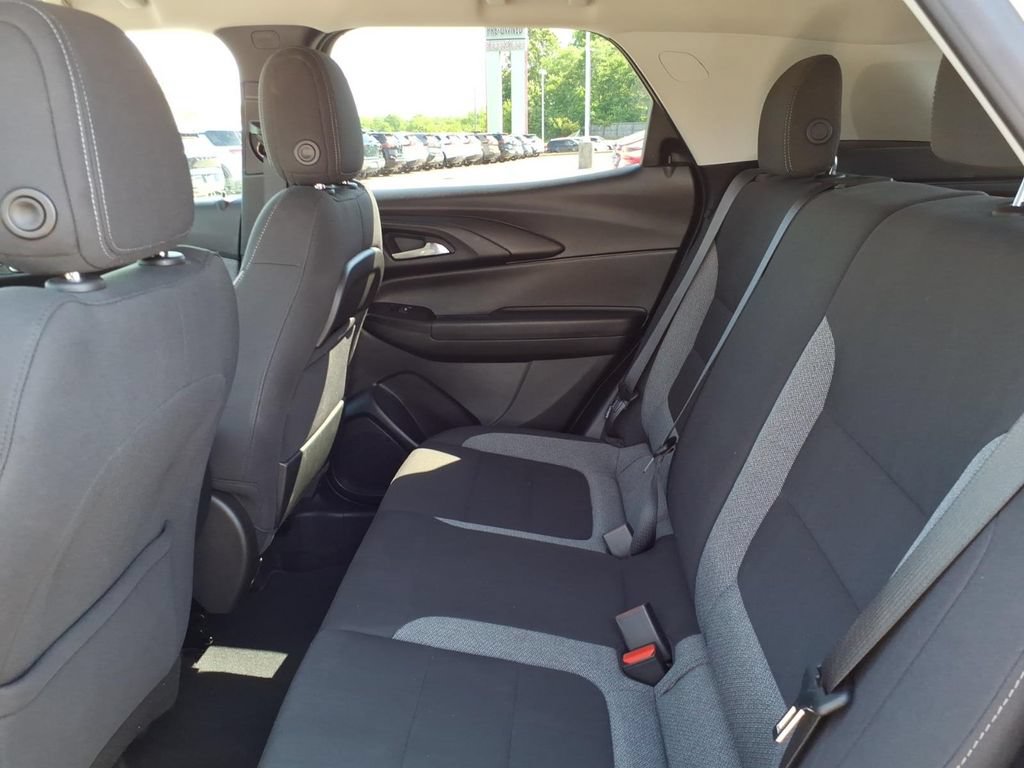 Used 2025 Chevrolet TrailBlazer LT AWD/4WD image 5