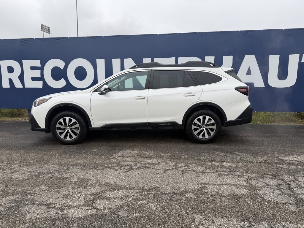 Used 2022 Subaru Outback Premium image 4