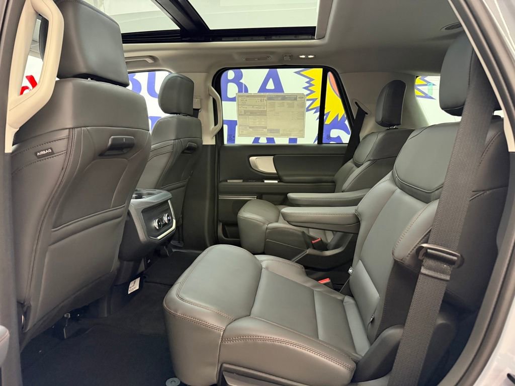 New 2025 Ford Expedition Active image 19