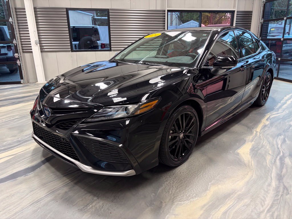 Used 2024 Toyota Camry XSE w/ Navigation Package FWD image 3