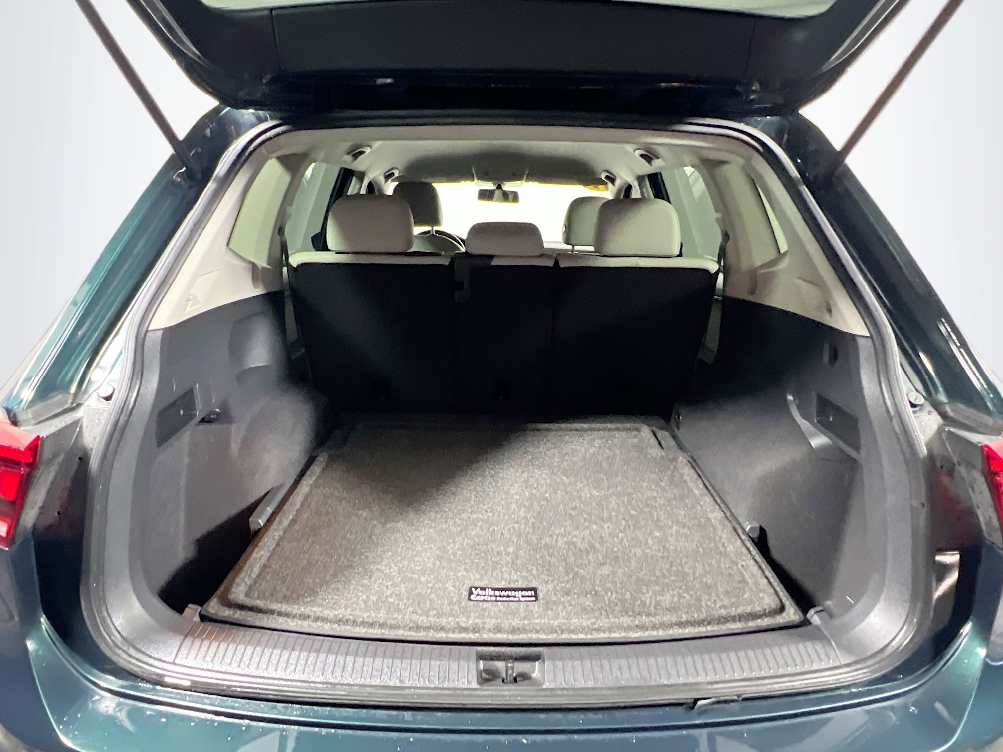 Used 2019 Volkswagen Tiguan SE AWD/4WD image 34